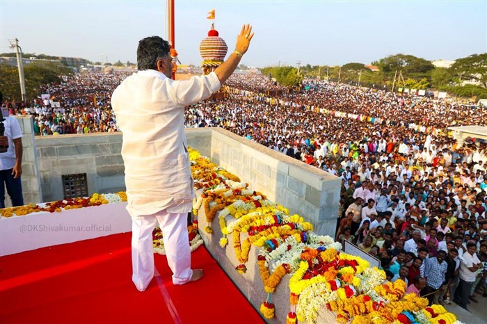 ಕೊಪ್ಪಳ ಶ್ರೀ ಗವಿಸಿದ್ದೇಶ್ವರ ಜಾತ್ರೆಯಲ್ಲಿ ಪಾಲ್ಗೊಂಡ ಡಿಕೆ ಶಿವಕುಮಾರ್ 