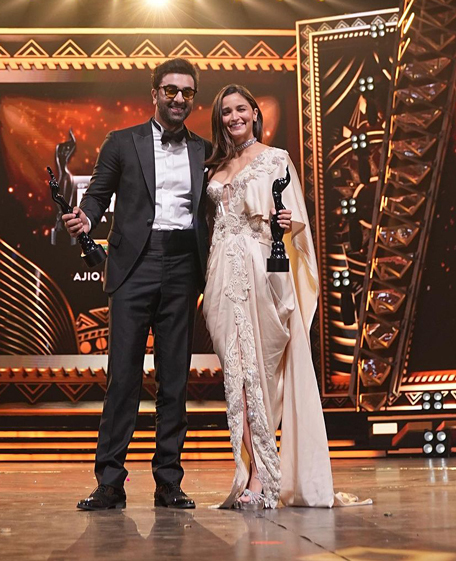 In Pics: A Sneak Peak Into Alia Bhatt & Ranbir Kapoor’s Night At The Filmfare Awards 2024