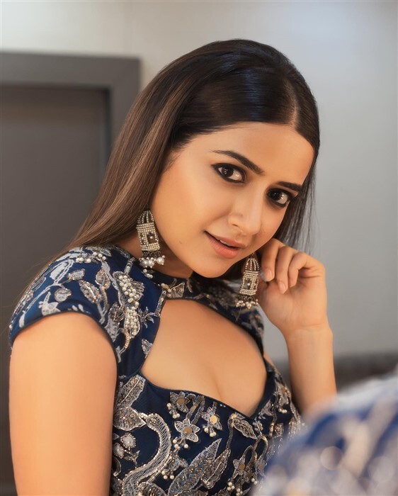 Ashika Ranganath: ತೆಲುಗಿನಲ್ಲಿ ಹವಾ ಎಬ್ಬಿಸುತ್ತಿರುವ ಕನ್ನಡದ 'ಚುಟು ಚುಟು' ನಟಿಯ 'ಮಸ್ತ್' ಫೋಟೋಸ್