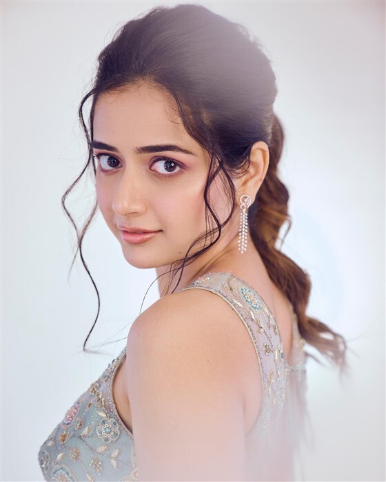 Ashika Ranganath: ತೆಲುಗಿನಲ್ಲಿ ಹವಾ ಎಬ್ಬಿಸುತ್ತಿರುವ ಕನ್ನಡದ 'ಚುಟು ಚುಟು' ನಟಿಯ 'ಮಸ್ತ್' ಫೋಟೋಸ್