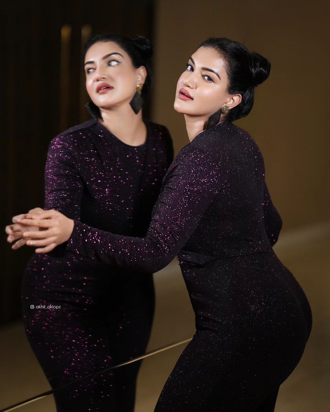 Honey Rose: ഫ്ലവറല്ല, ഇത് ഫയറാണ്....! സൂപ്പർ ഗ്ലാമറസ് ലുക്കിൽ ഹണി റോസ്; വീണ്ടും കണ്ണ് തള്ളി മലയാളികൾ, നടിയുടെ കലക്കൻ ചിത്രങ്ങൾ കാണാം 