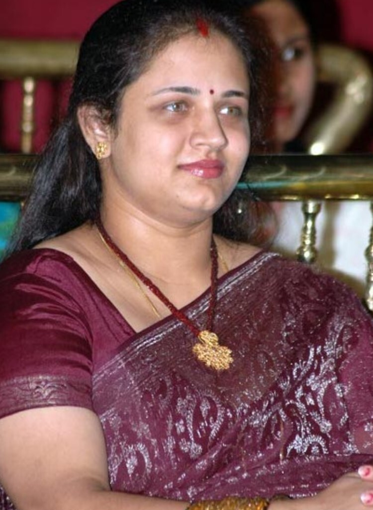 PHOTOS: காந்த கண்ணழகி நடிகை சிவரஞ்சனியை நியாபகம் இருக்கா? இப்போ எப்படி இருக்காங்கன்னு பாருங்க!