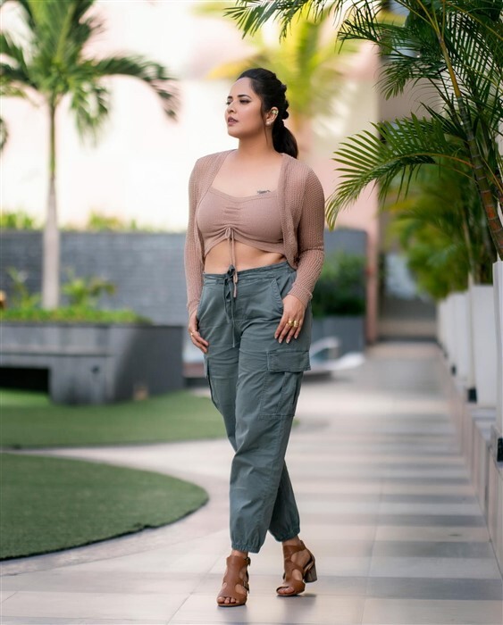 Anasuya Bharadwaj of Pushpa Film Actress New Photo Shoot: Photos Viral