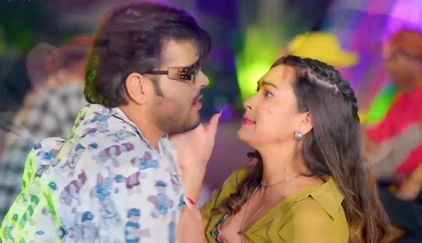 Bhojpuri Singer Arvind Akele Kallu Song