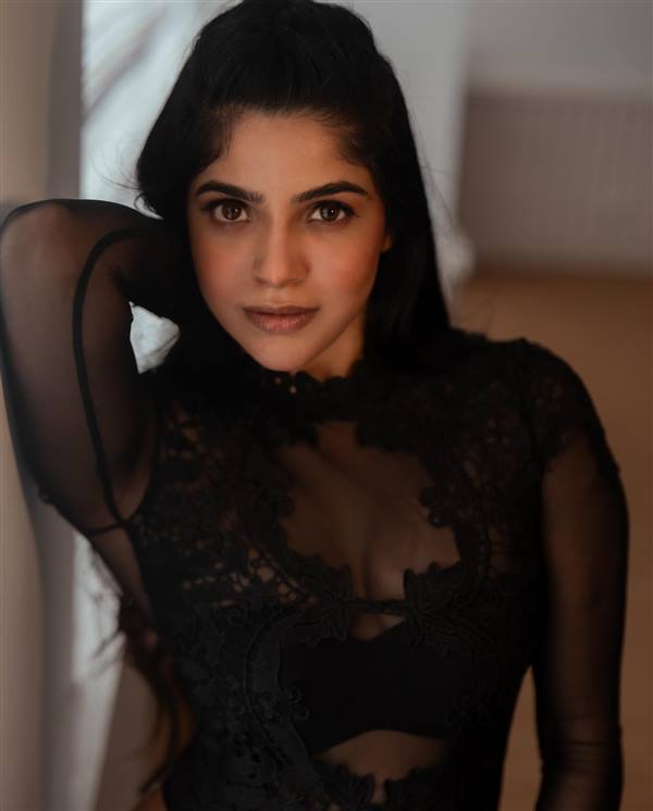 divya bharathi photos