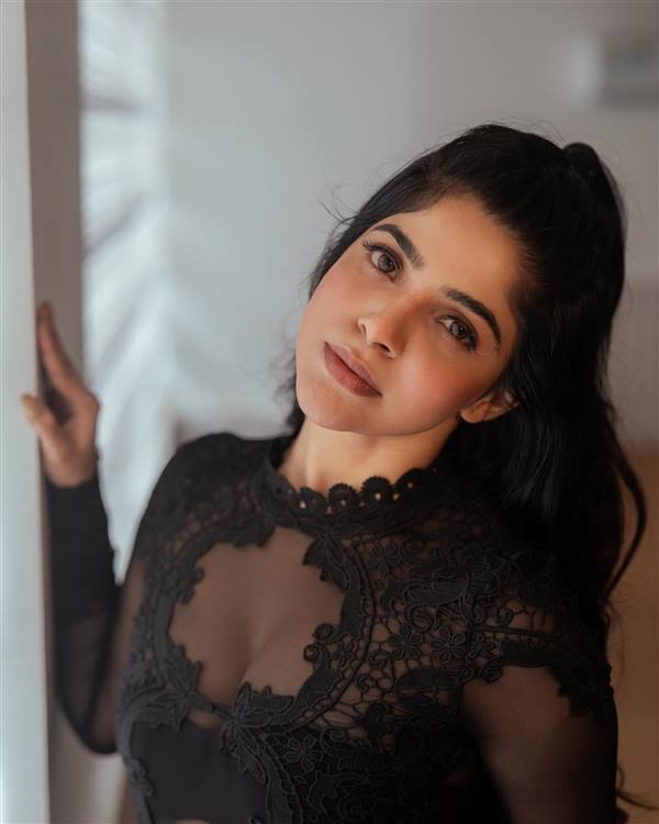 divya bharathi photos