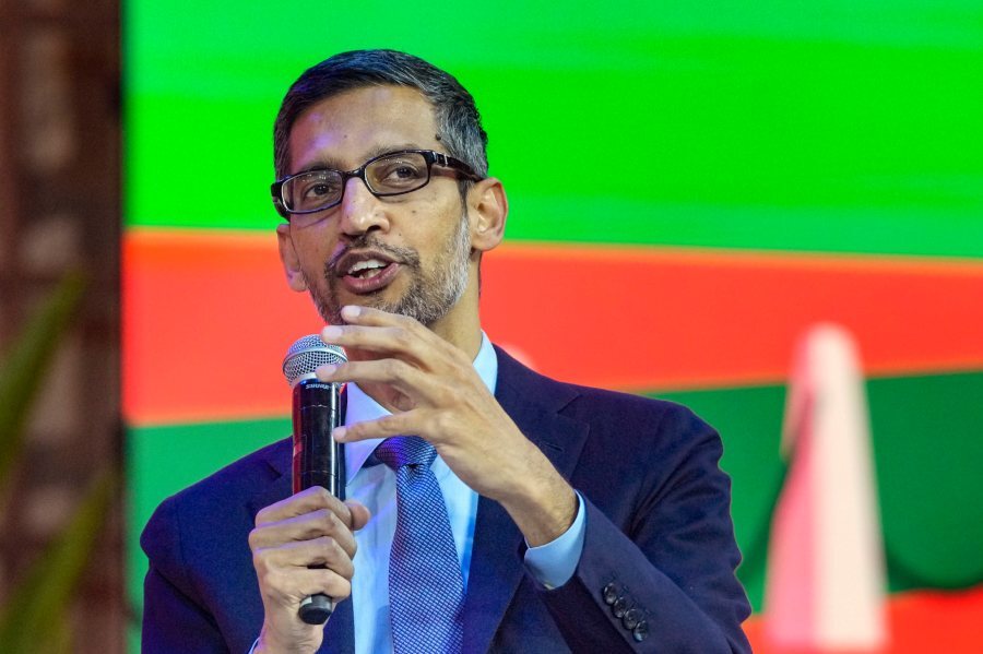 ২০টি মোবাইল একসঙ্গে ব্যবহার করেন সুন্দর পিচাই, কেন জানেন? | Do You Know ...