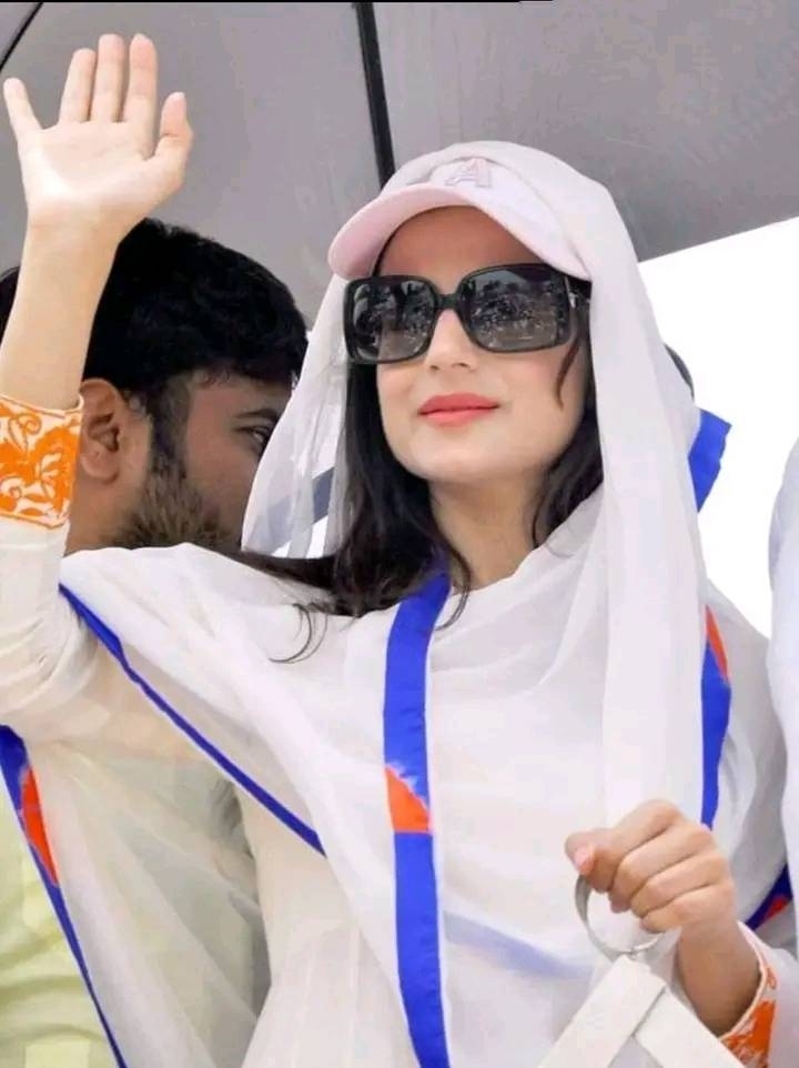 Ameesha Patel pictures