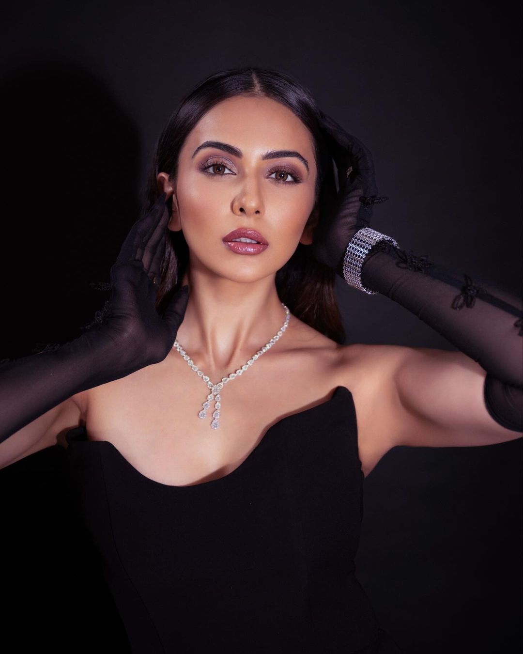 Rakul Preet Singh's JawDropping Slit Dress Leaves Everyone Awestruck