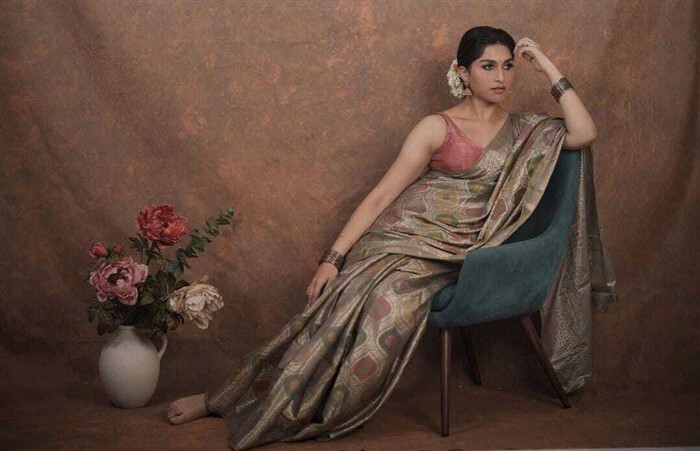 sandalwood actress malashree daughter radhana ram new photoshoot goes viral in social media