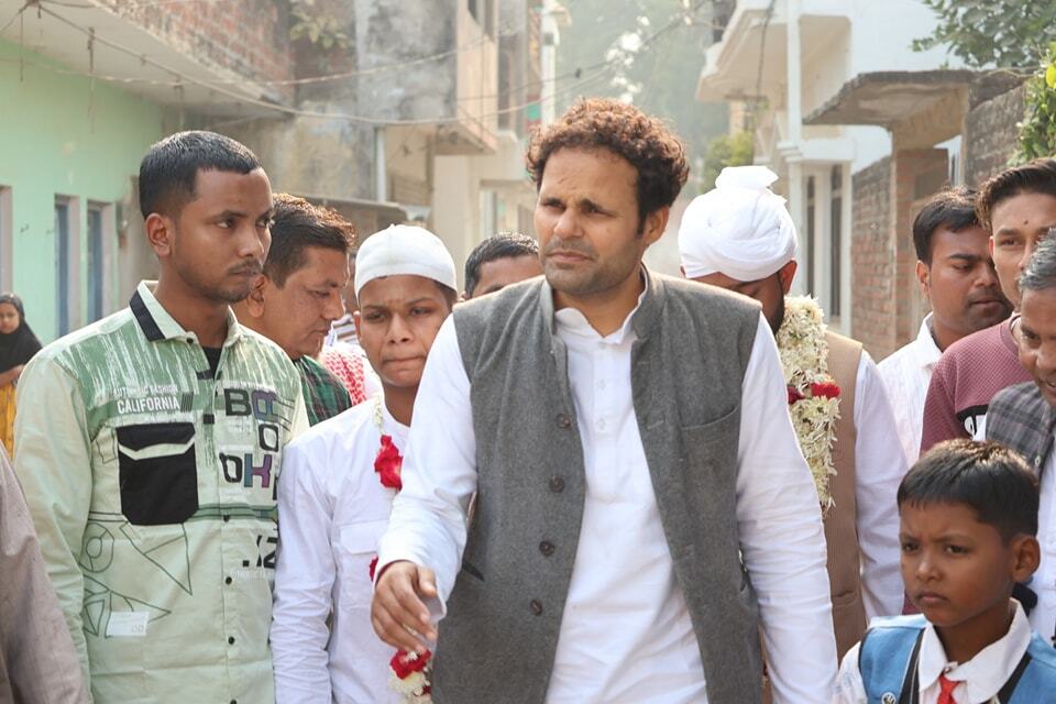 'अपने देश में कोई नहीं मिली क्या...', जब UP के युवा सांसद ने इंग्लैंड ...