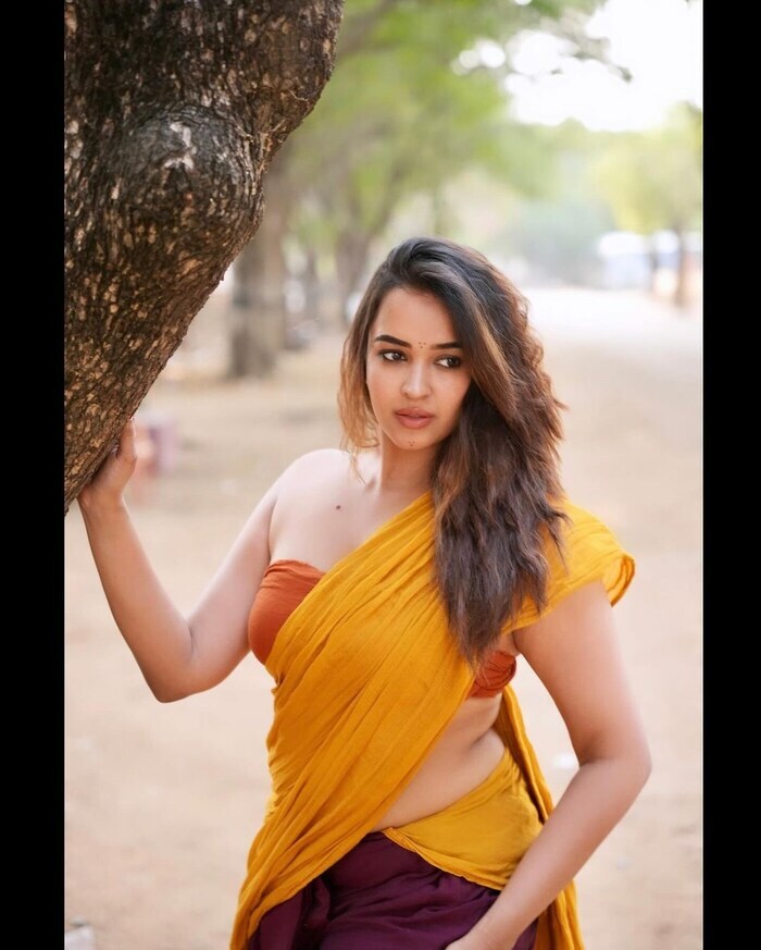Pujita Ponnada beauty show