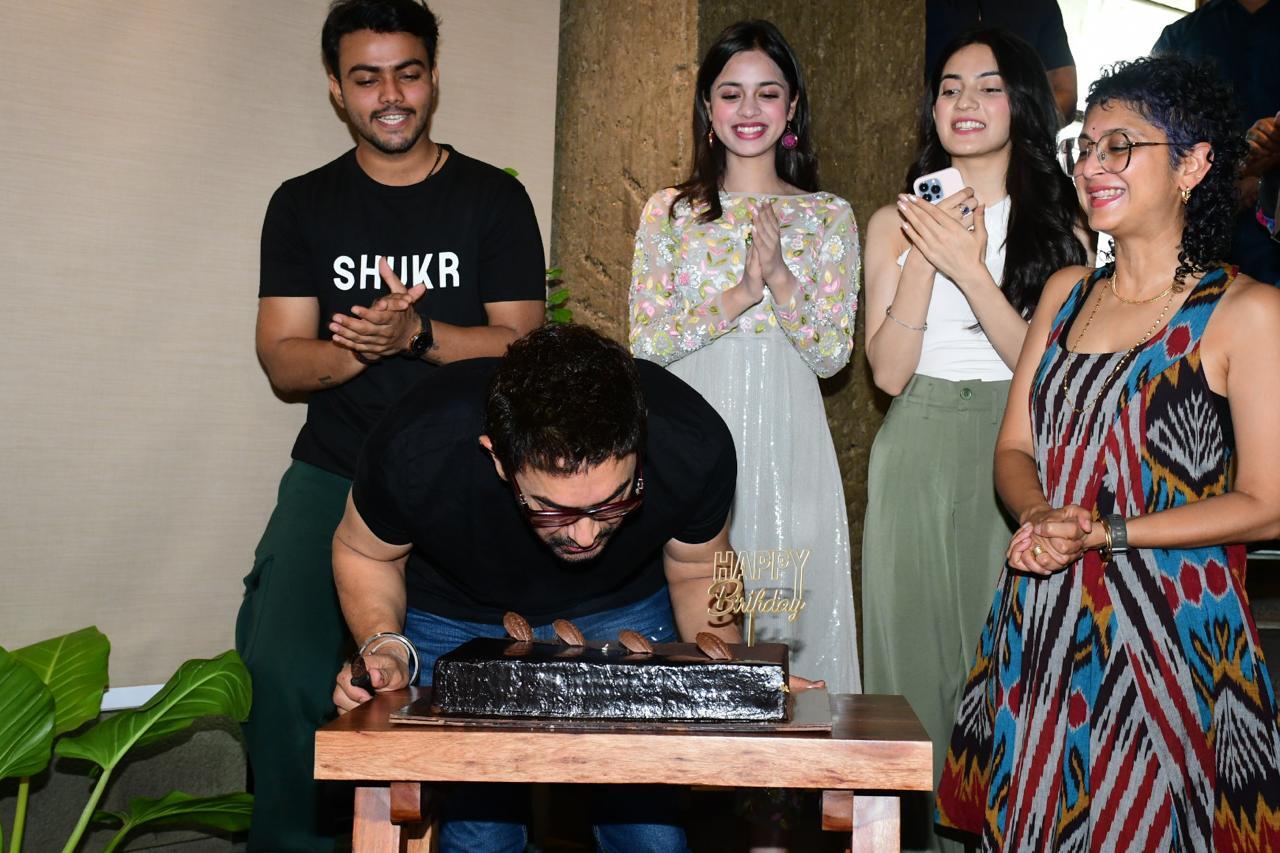 Aamir Khan Celebrates his 59th B'day with his Ex-wife Kiran Rao