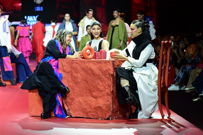 Neha Dhupia with Konkona Sen Sharma and the designer at Lakme Fashion week.
