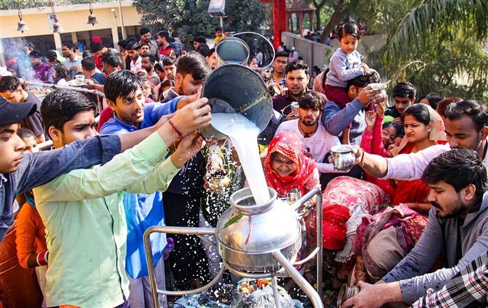 Devotees perform 'abhishek' at Shiv temple on the Mahashivratri