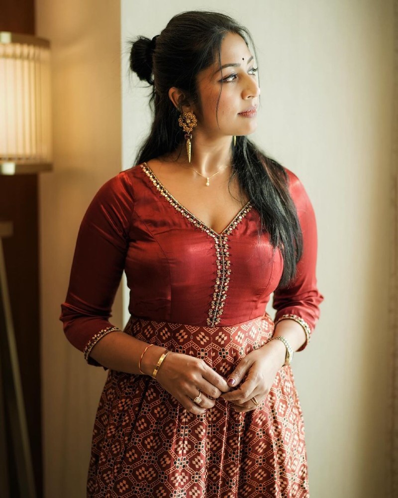 Navya Nair Latest Pics