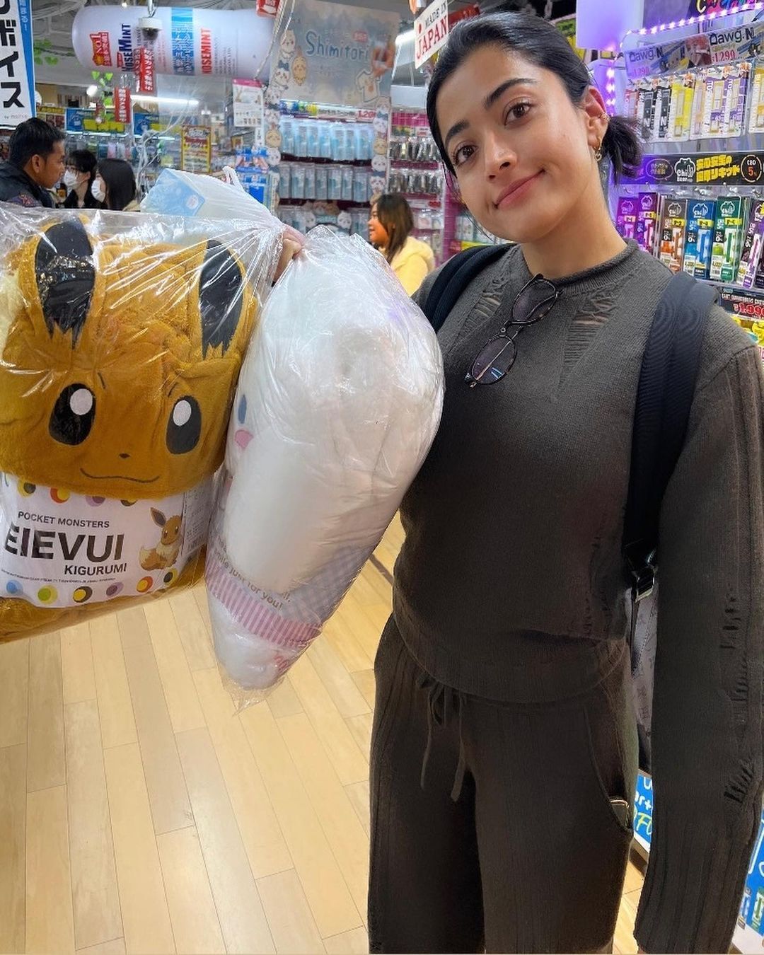 Rashmika was seen posing for a photo with some stuffed toys.