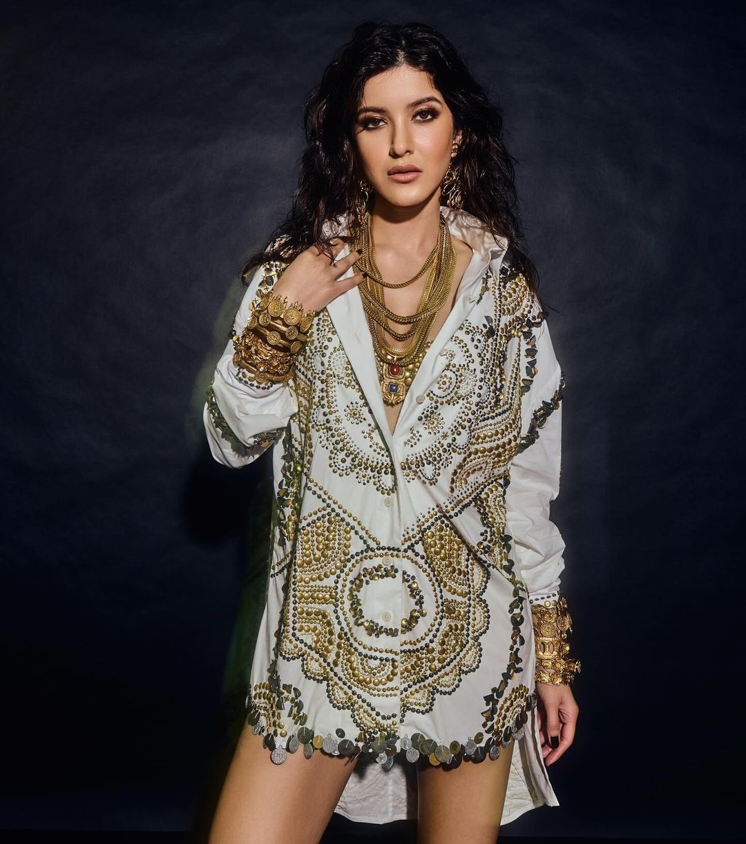 Shanaya Kapoor shines in a chic mini dress, a vision of elegance