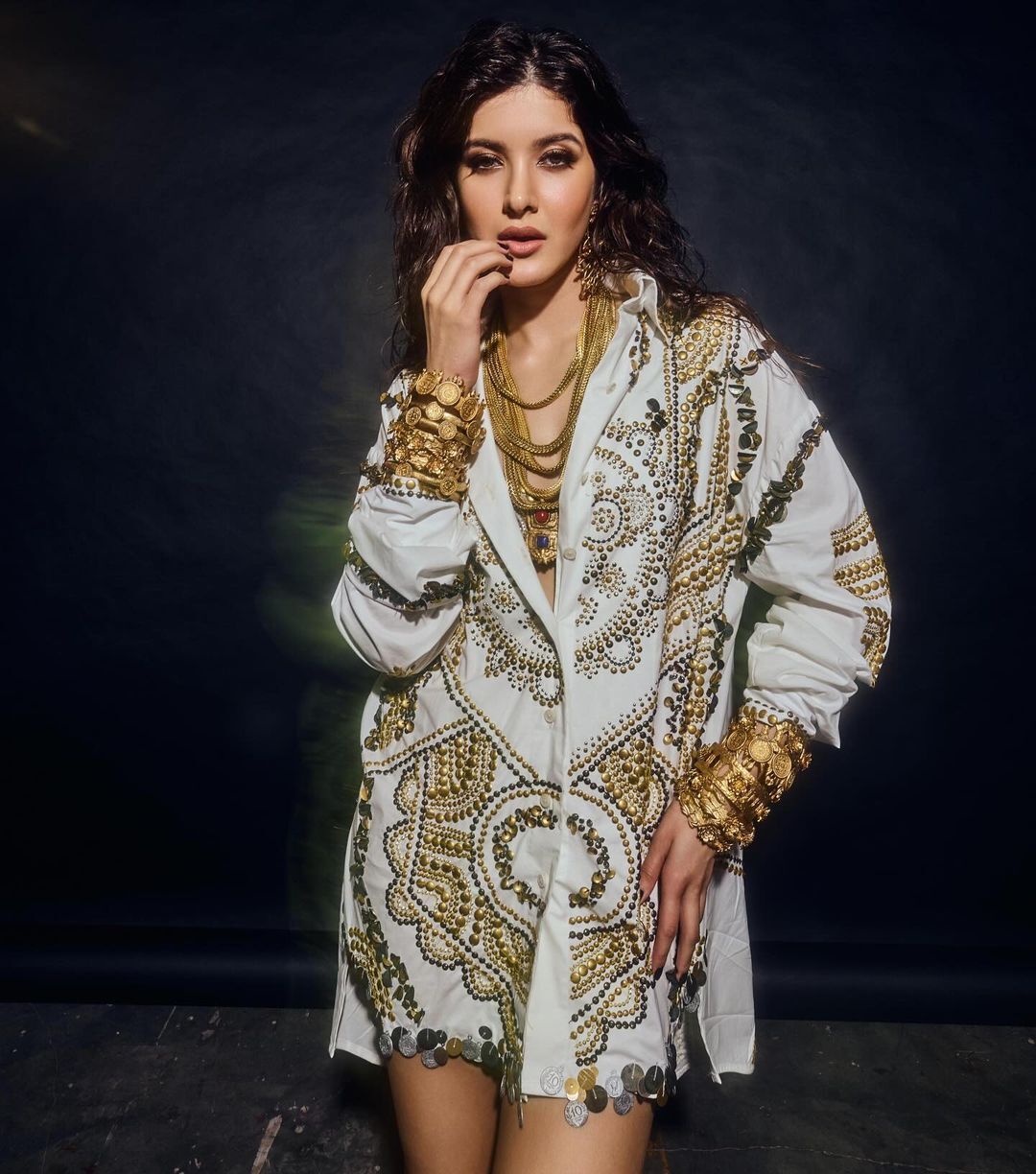 Shanaya Kapoor captivates in a chic white dress