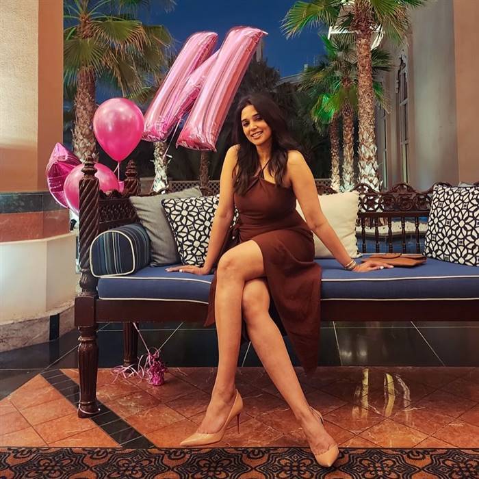 nyla usha glamarous photoshoot