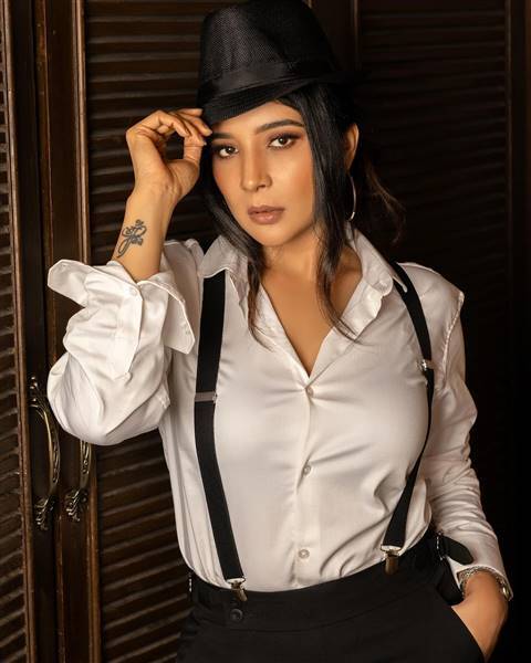 sakshi