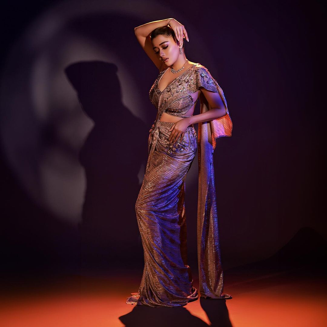 Actress Tina Dutta viral news
