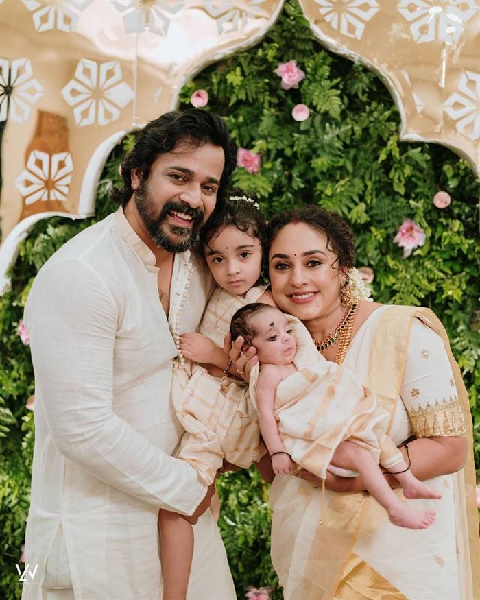 pearle maaney with kids