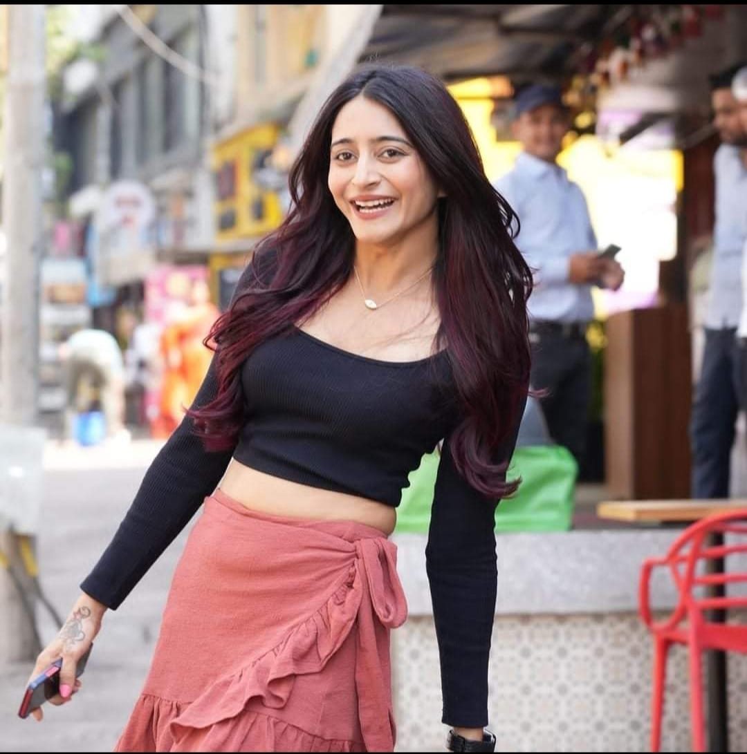 'कभी किया KISS तो कभी सजदा', कौन हैं शुभमन गिल पर जान छिड़कने वाली ये