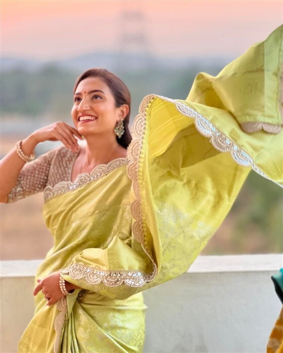 Kannada Serial Actress Vaishnavi Gowda Stunning Saree Photos