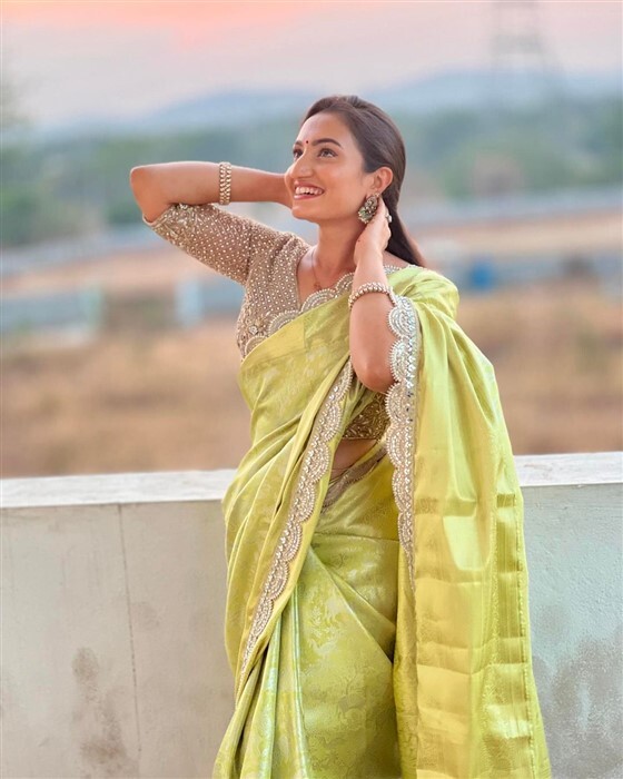 Kannada Serial Actress Vaishnavi Gowda Stunning Saree Photos