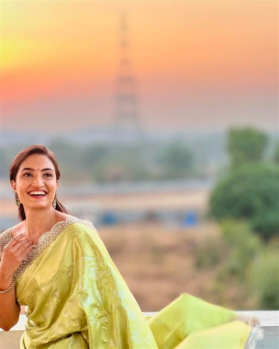 Kannada Serial Actress Vaishnavi Gowda Stunning Saree Photos