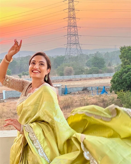 Kannada Serial Actress Vaishnavi Gowda Stunning Saree Photos