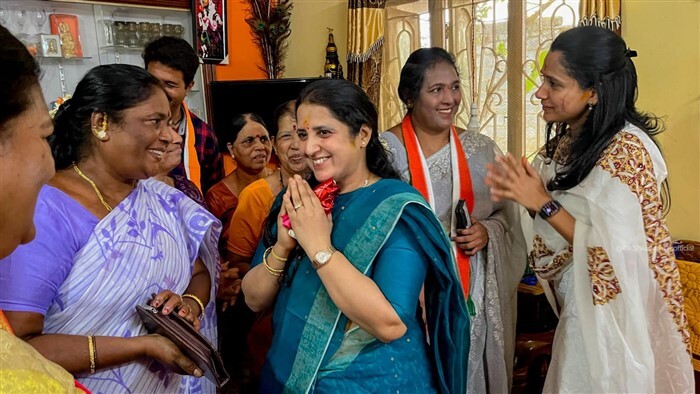 Lok Sabha Election 2024 DK Shivakumar Wife Usha Campaigns for Congress Candidate DK Suresh