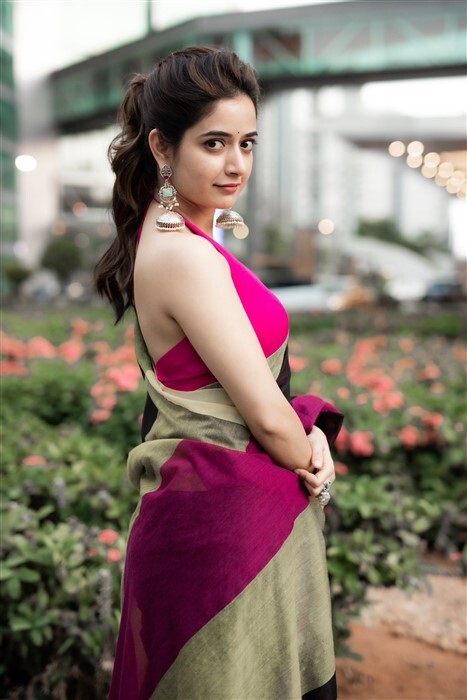 Actress Ashika Ranganath Hot Photos in Black Dress, Netizens react