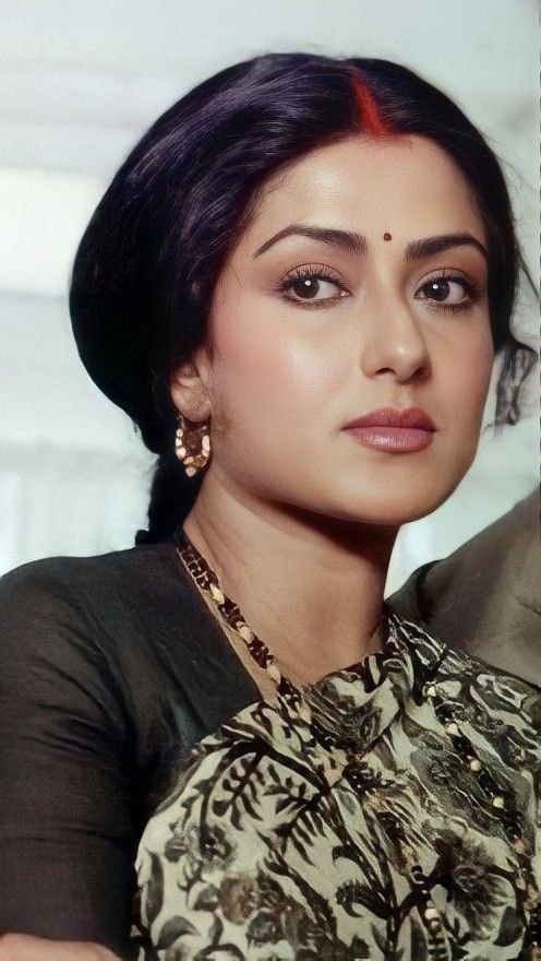 Who is  Moushumi Chatterjee