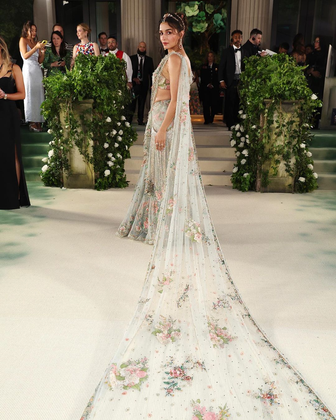 Alia Bhatt 2024 Met Gala Look Alia Bhatt 2024 Met Gala Photos Alia