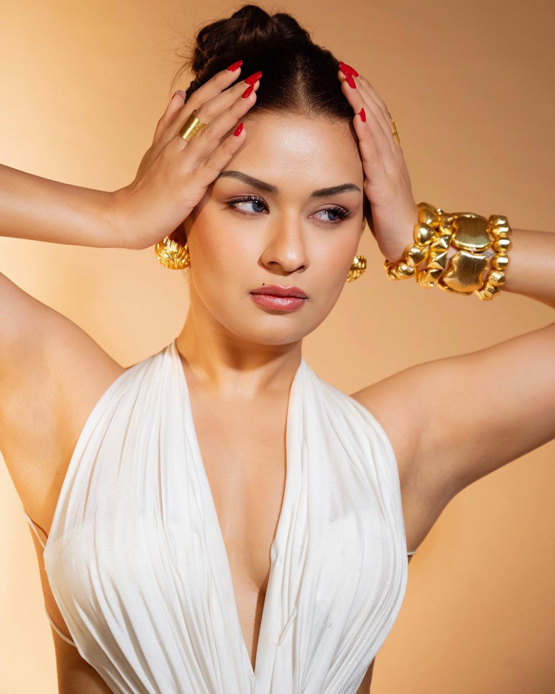 Avneet Kaur bold photos