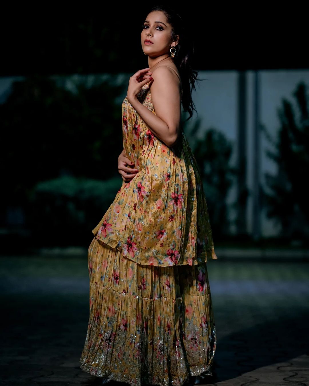 Rashmi Gautam latest stills
