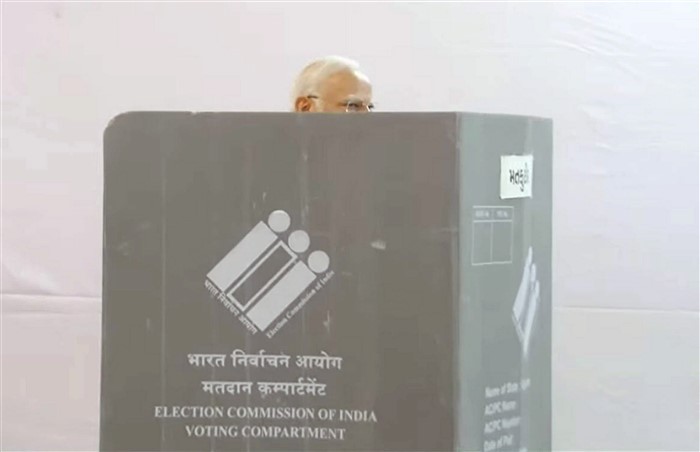 PM Modi Casts Vote In The 2024 Lok Sabha Elections | PM Modi Photos ...
