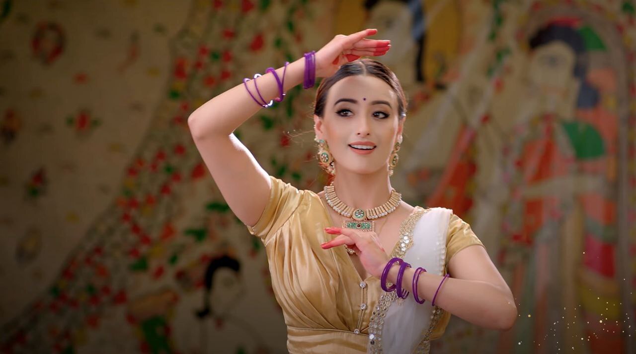 Pahunwa Raghav sung by Priya Mallick