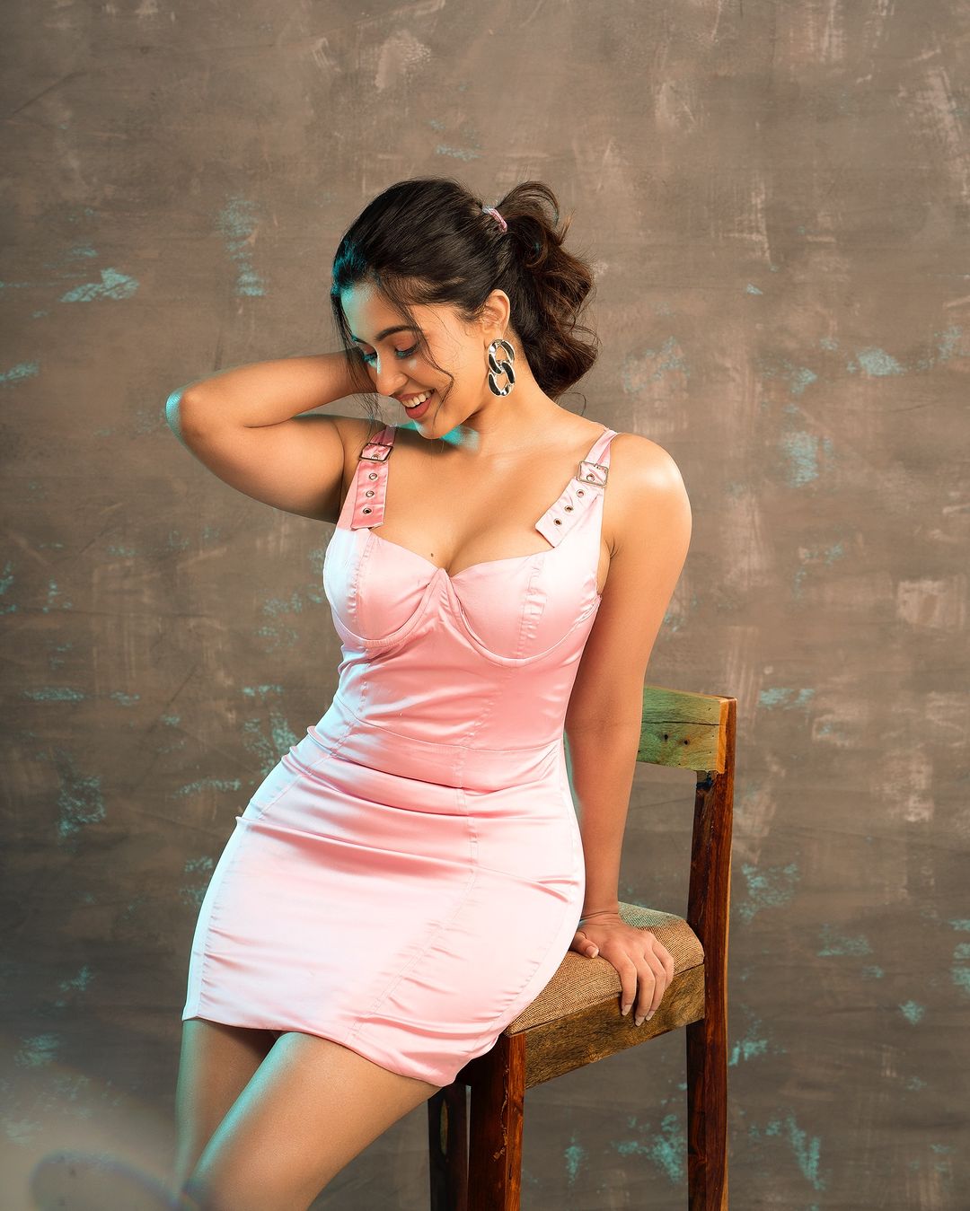 Actress Anju Kurian sizzling beauty show