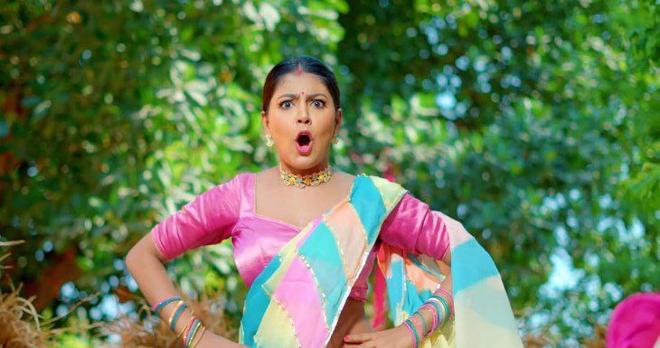 भोजपुरी एक्ट्रेस माही श्रीवास्तव और गायिका खुशी कक्कड़ की जोड़ी यूटयूब पर धमाल मचा