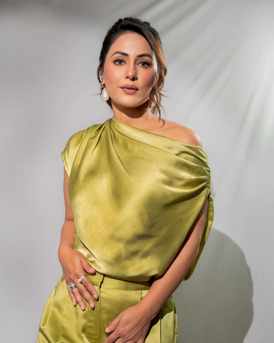 Hina Khan stage 3 Breast Cancer Diagnosis