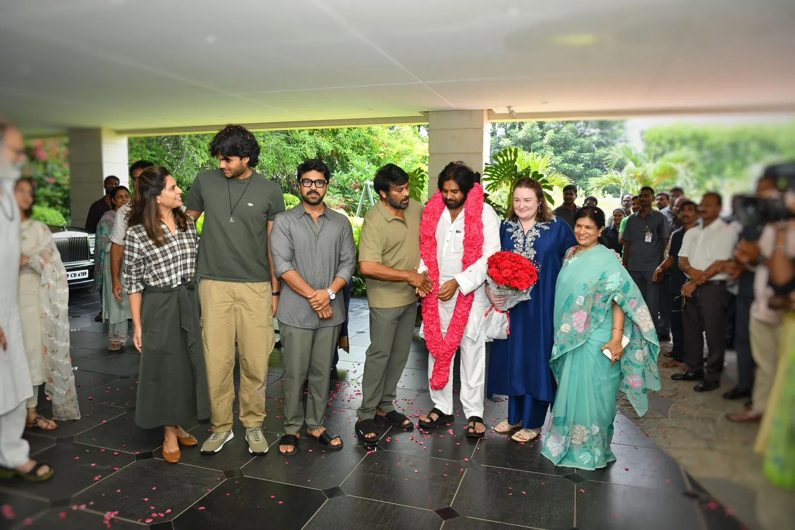 Pawan Kalyan Honored By Chiranjeevi And Family After Winning Elections