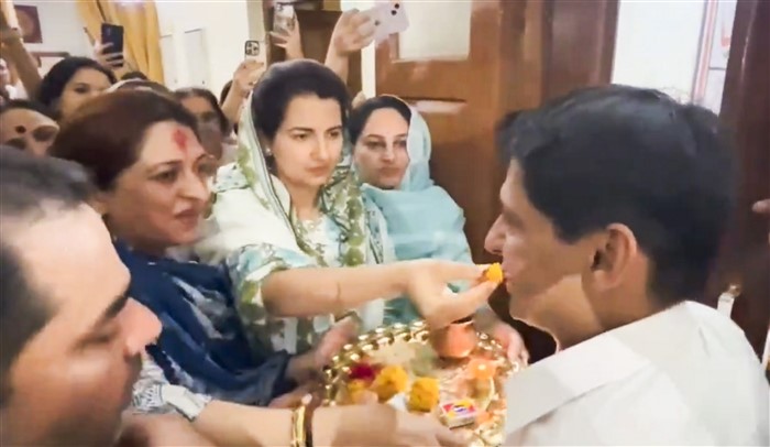 Congress candidate from Rohtak constituency Deepender Hooda being greeted as he leads during counting of votes for Lok Sabha elections.