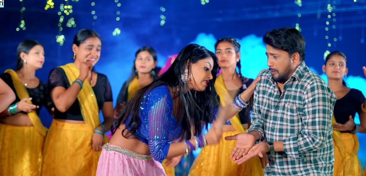 Mahi Srivastava Bhojpuri song Viral' Goli Marab Sawatin Ke'