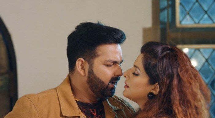 Actor Pawan Singh romantic style with Actress Smriti Sinha in Bhojpuri song 'Dhan Man Bhave La'