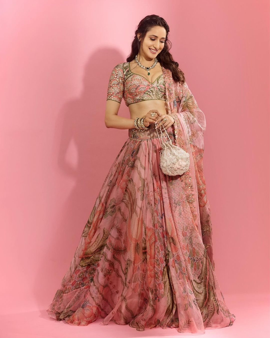 pragya jaiswal latest pics