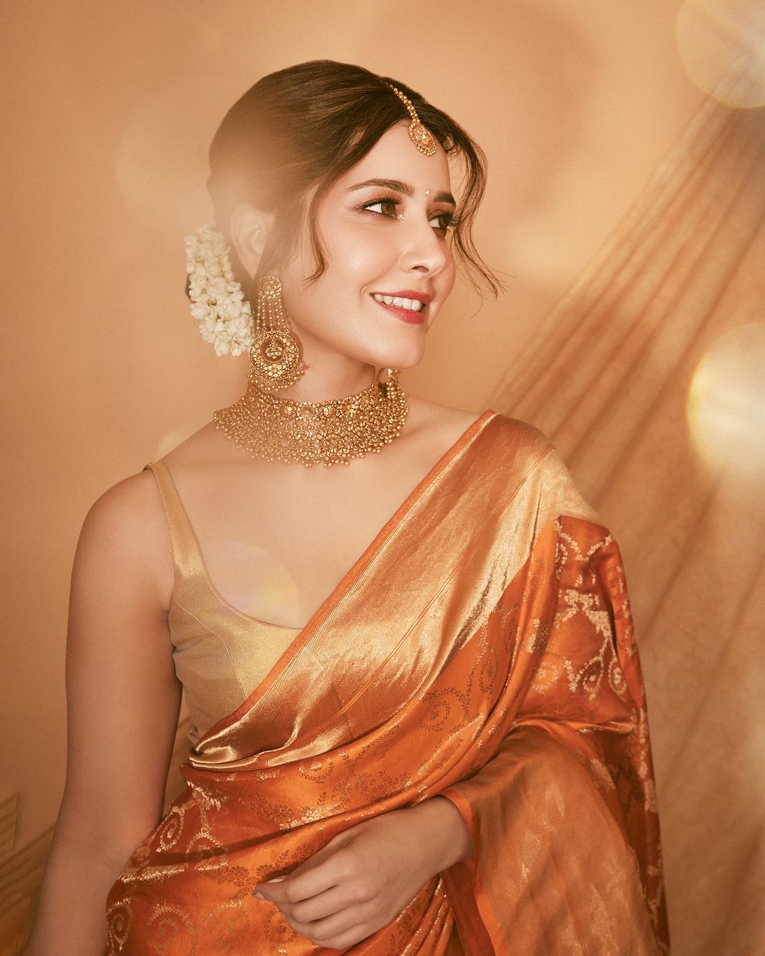 Raashi Khanna saree look