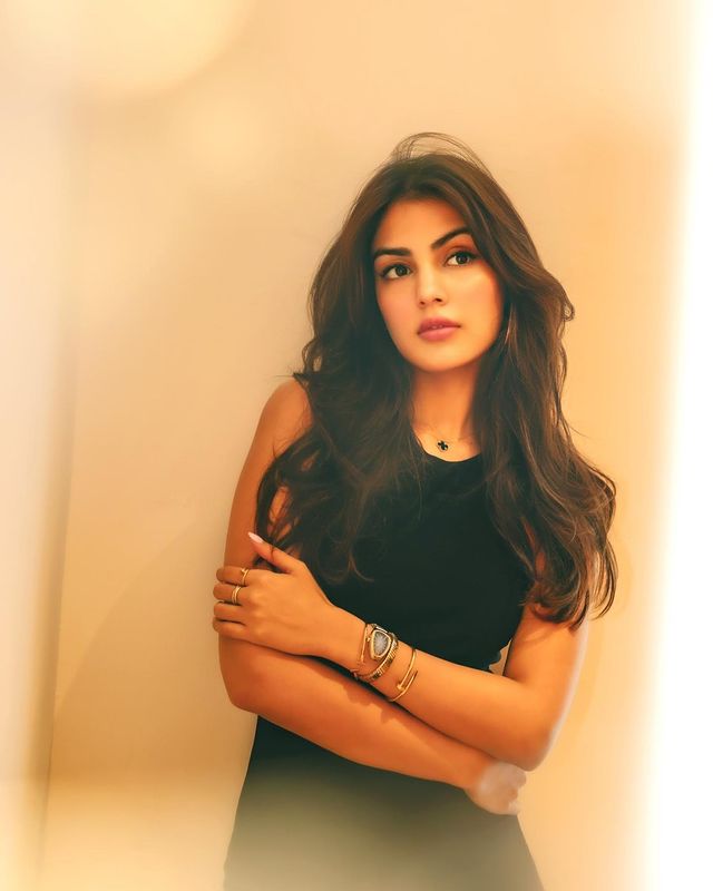 rhea chakraborty family